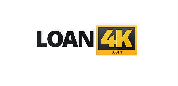  LOAN4K. Immobilienmakler lässt sich vom Bankangestellten für einen Kredit durchdringen